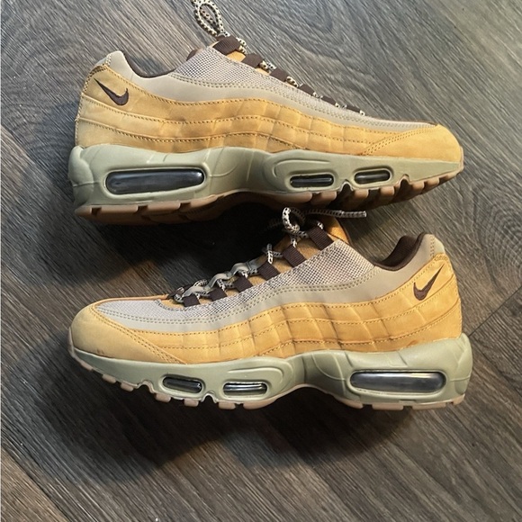 Nike Other - Nike Air Max 95 Cushioned Low Top Sneakers Tan Brown Gray Lace Up Leather Mesh